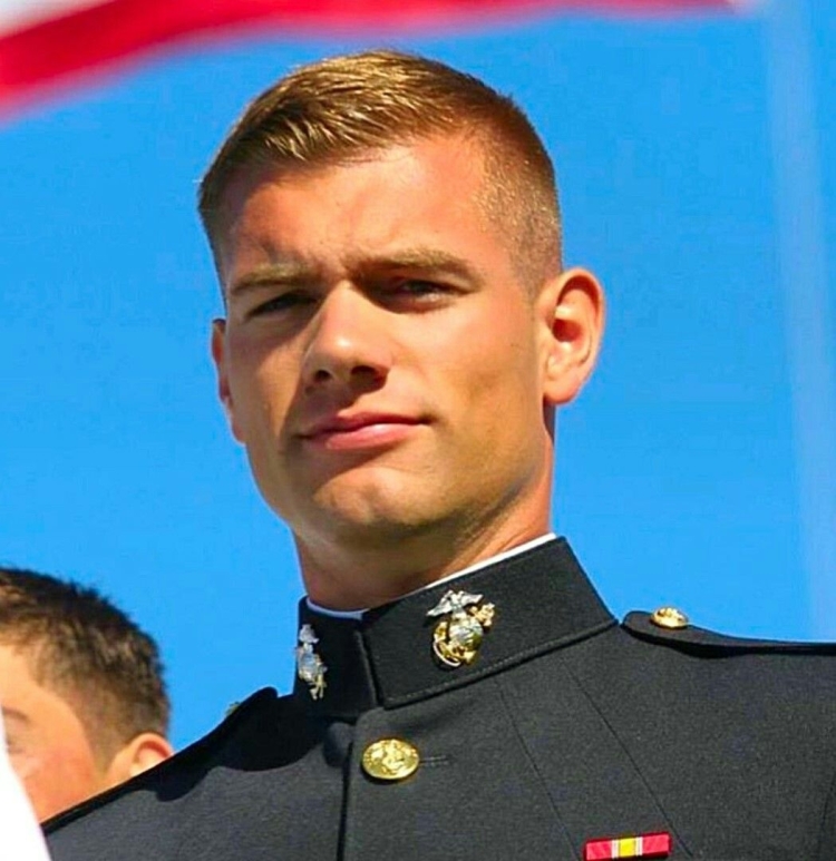 Стрижка солдата