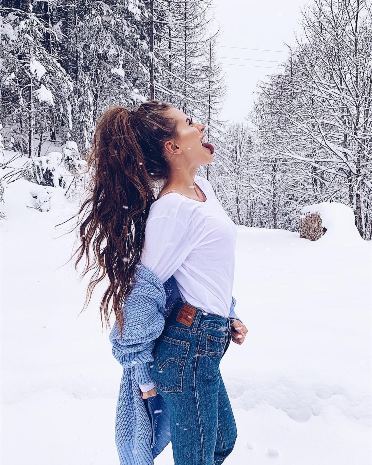 Фотосессия с подругой зимой