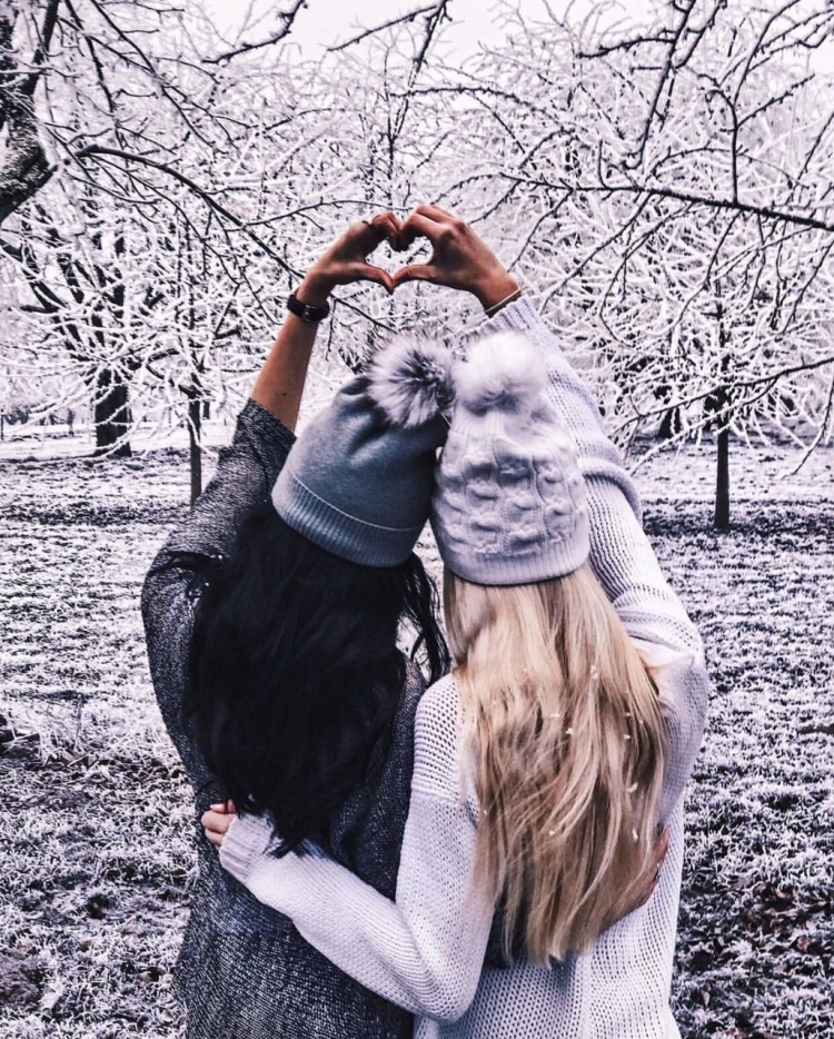 Фотосессия зимой с лучшей подругой