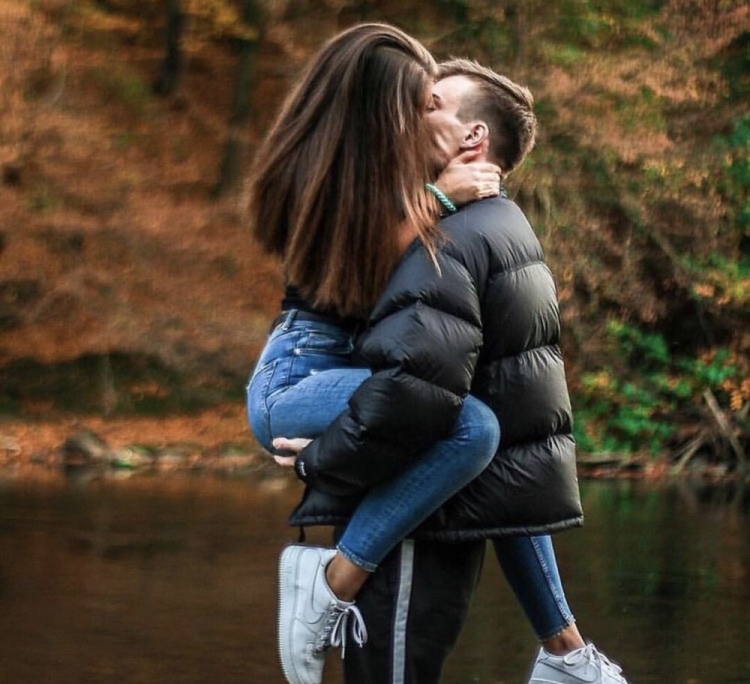 Влюблённые подростки