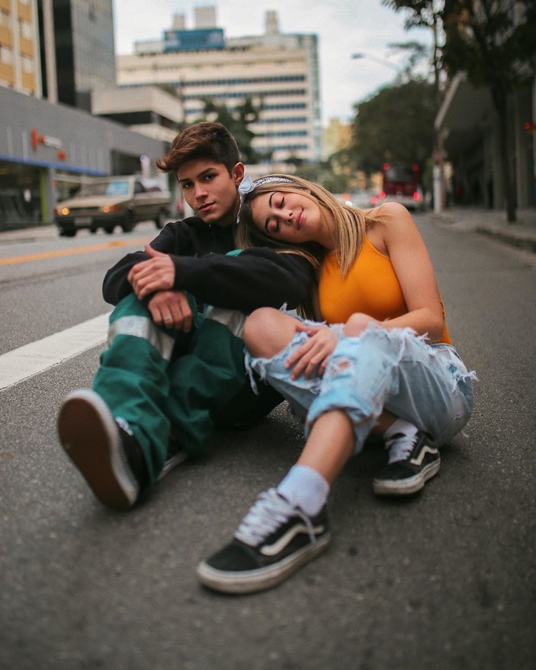 Друзья мальчик и девочка