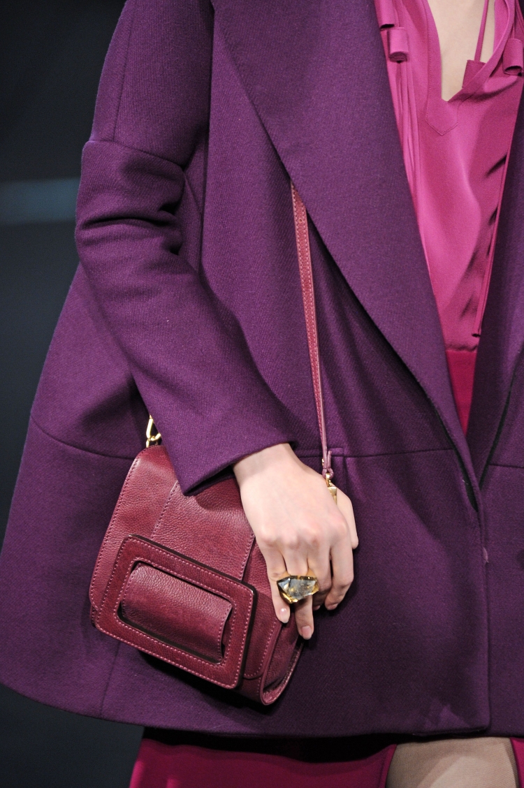 Бордово фиолетовый цвет