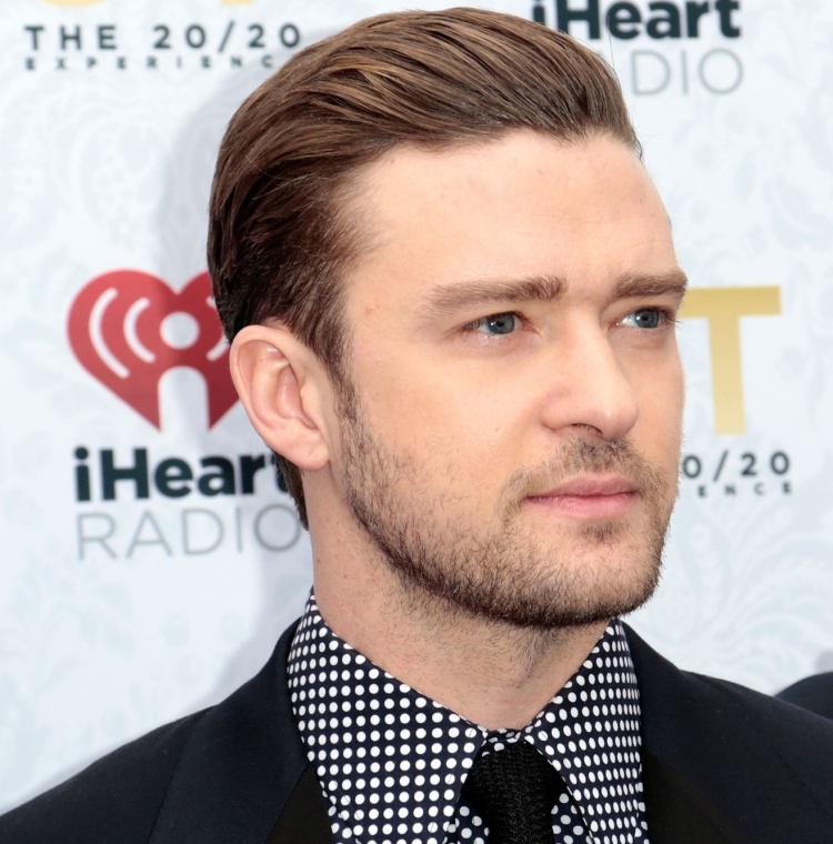 Прическа Тимберлейка с боку