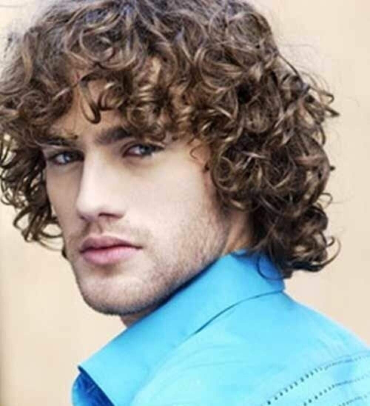 Прическа с длинными кудрями мужская