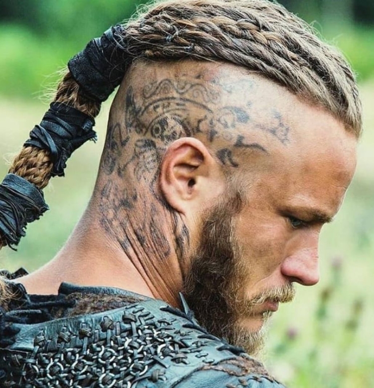 Викинг стрижка Рагнар Лодброк