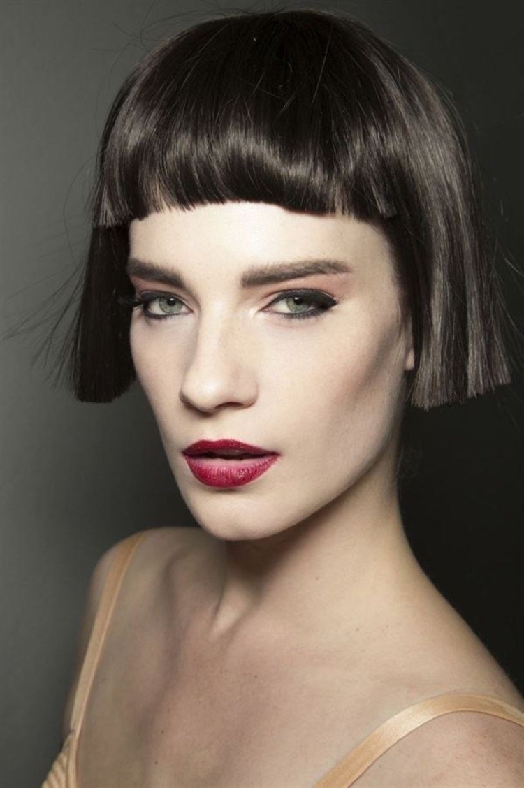 Короткая челка