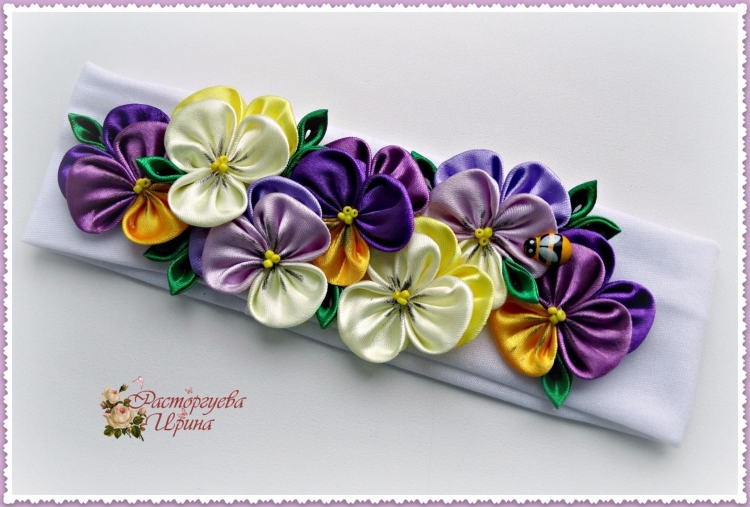 Фиалки канзаши из атласных лент