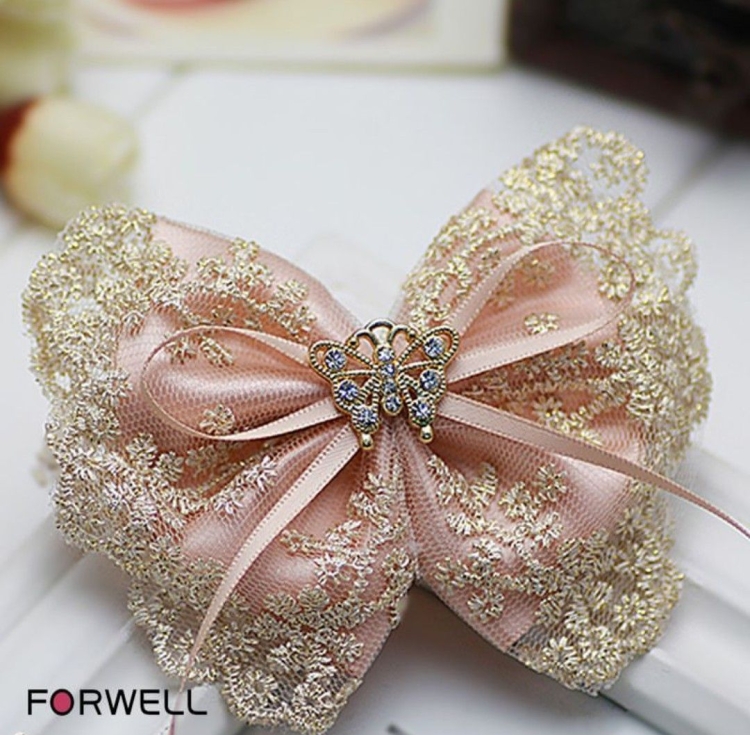 Кружевные бантики для волос