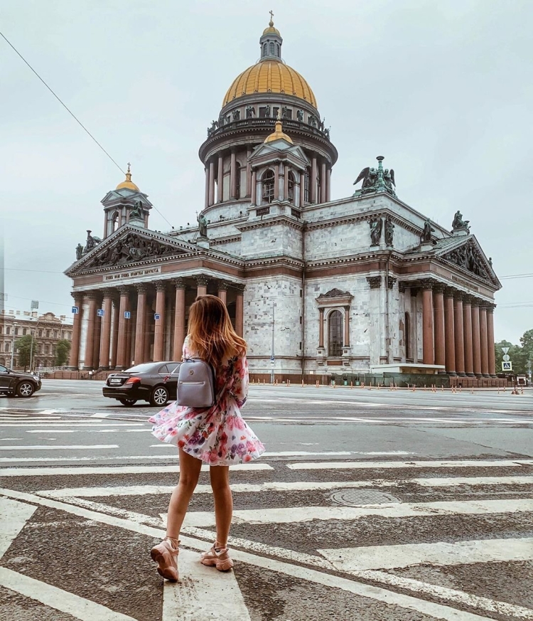 Девушка в Питере