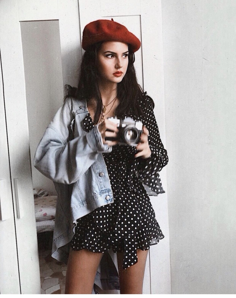 Образ юной француженки