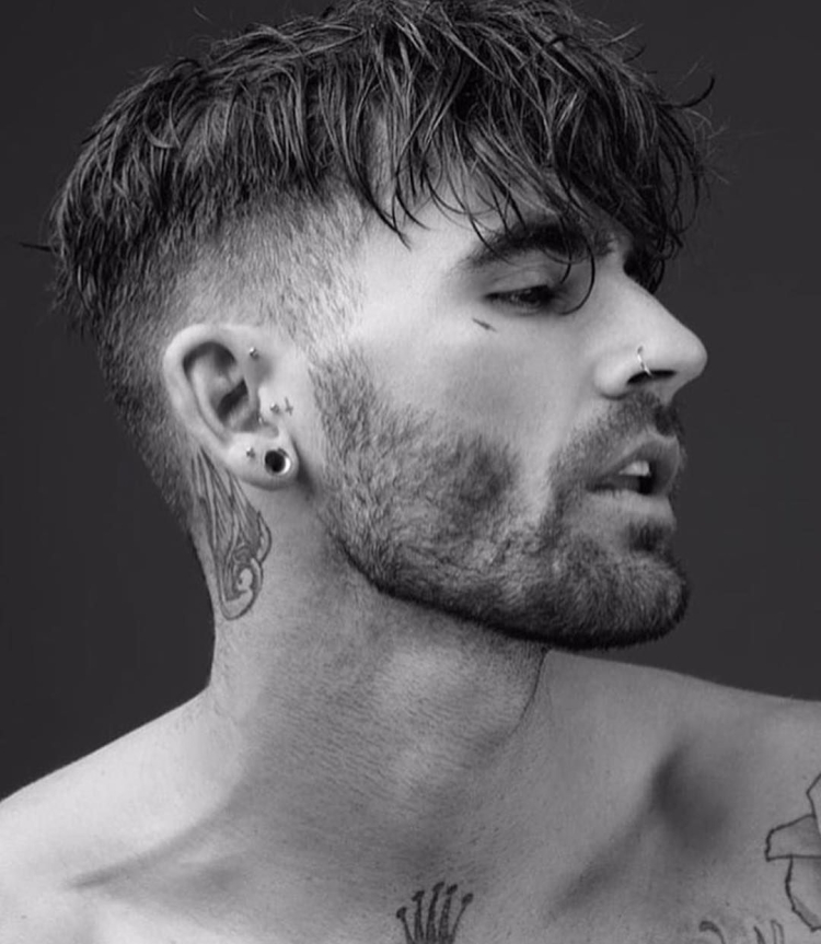 Мужские стрижки с рваной челкой