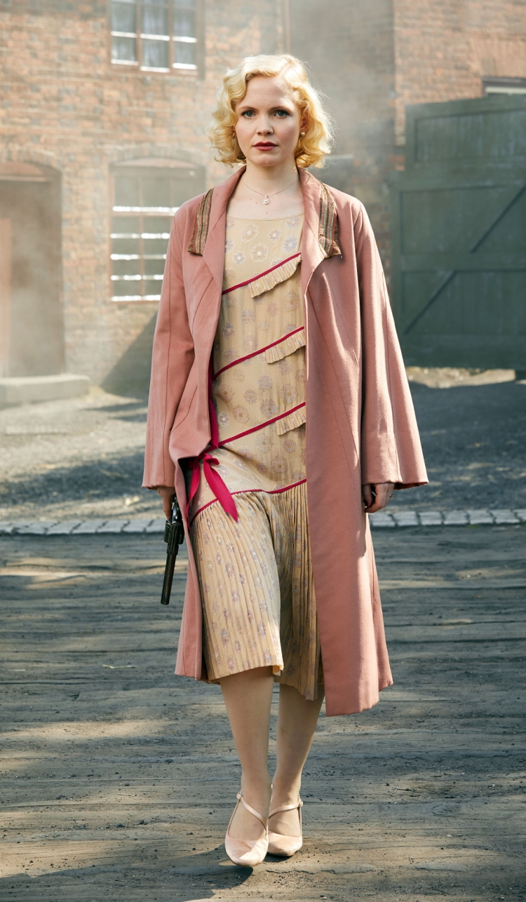 Линда острые козырьки