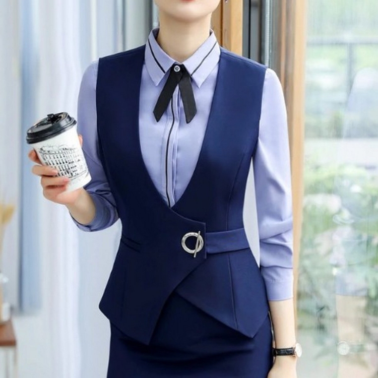 Жилет женский деловой