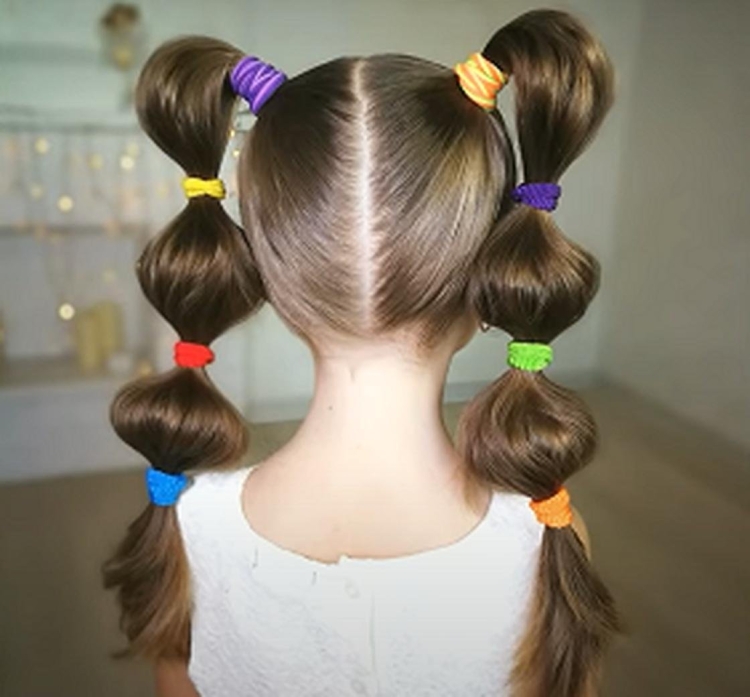 Прическа хвостики с резинками