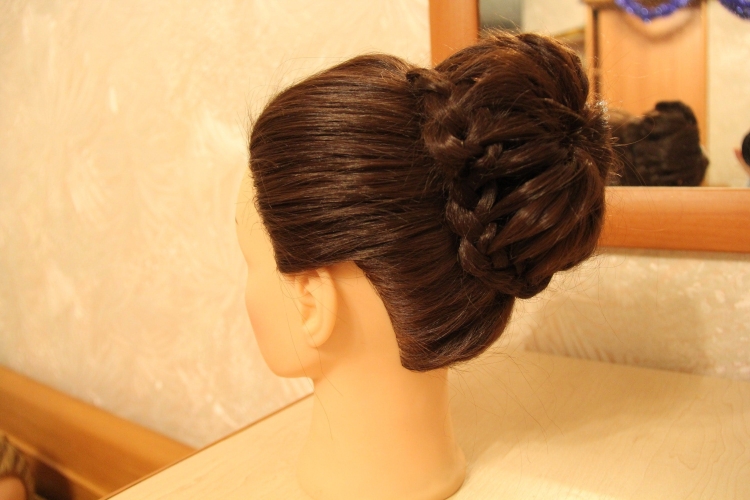 Фонарики из волос прическа