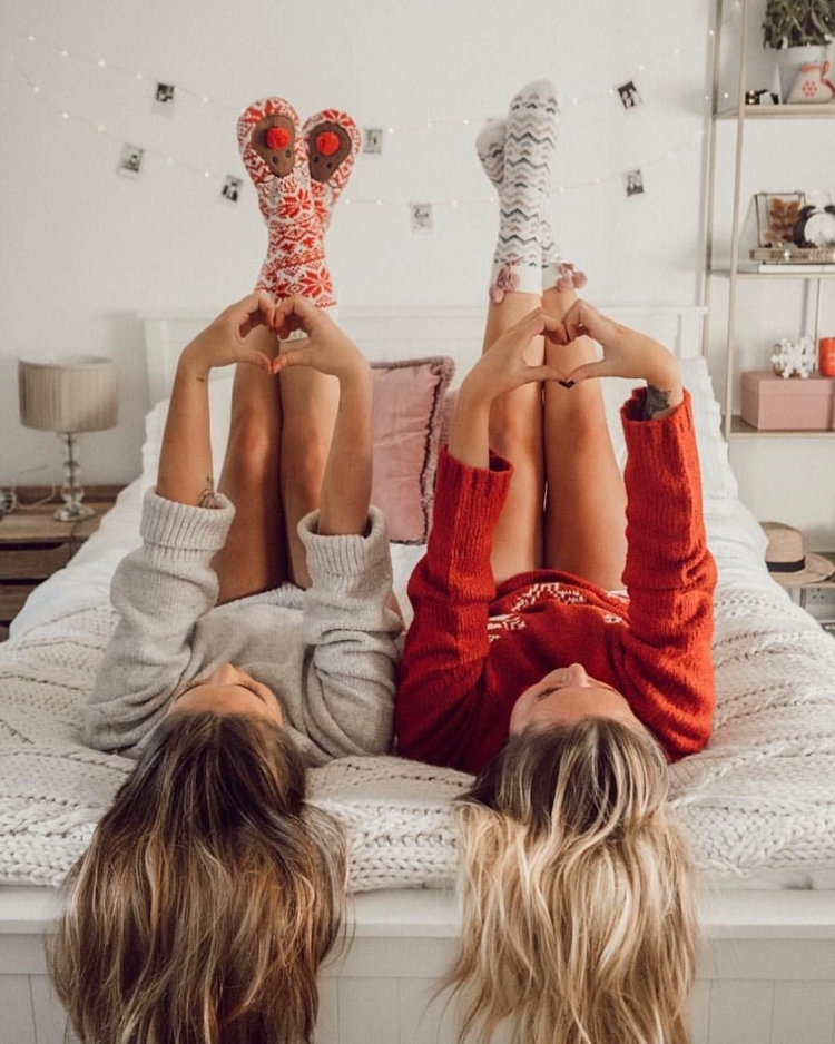 Фотосессия с подругой дома