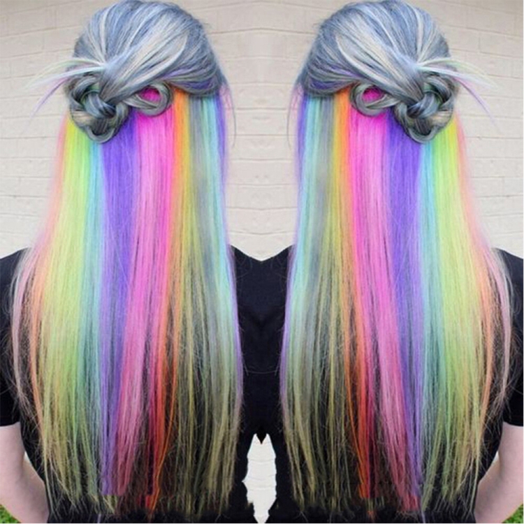 Цветные пряди на волосах