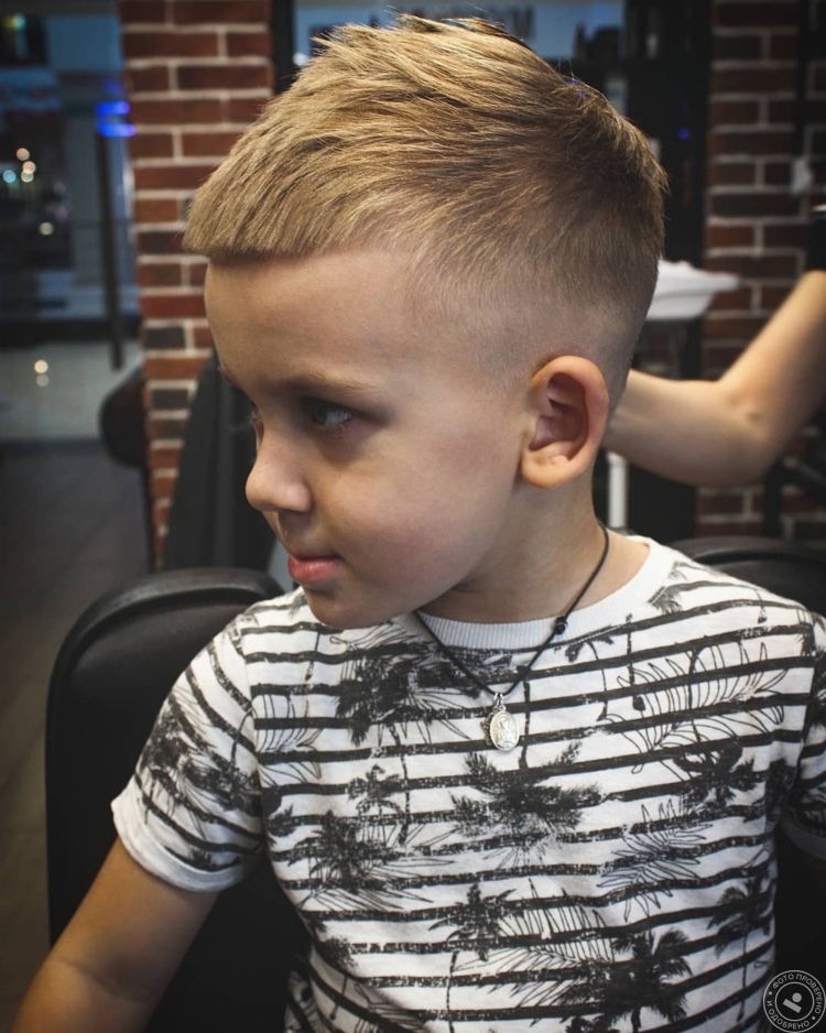 Прическа кроп для мальчика