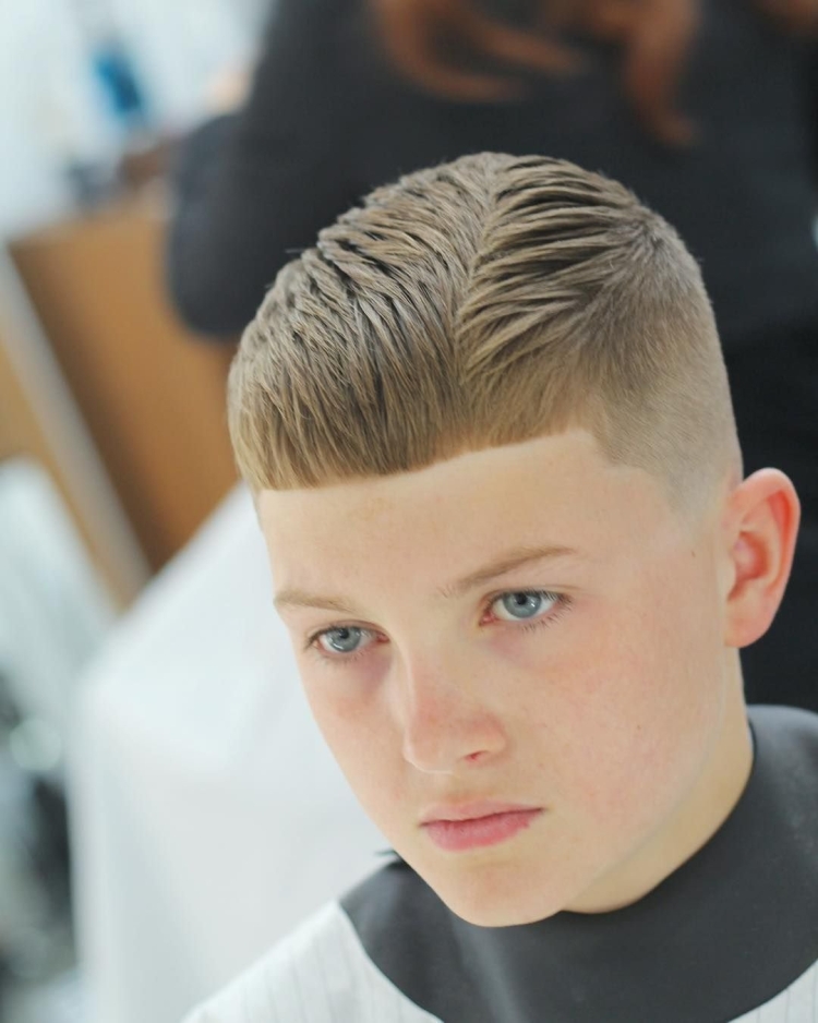 Прическа кроп для мальчика