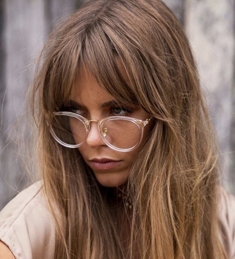 Стрижки на длинные волосы с очками