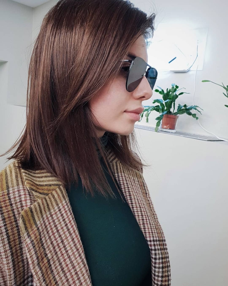 Удлиненное каре с челкой шторкой