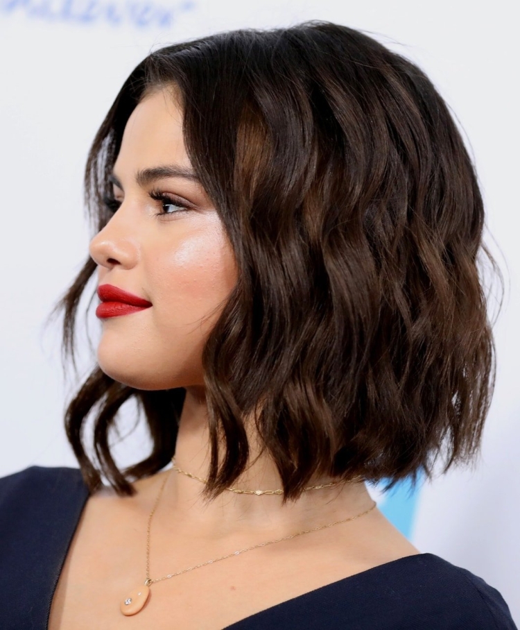 Селена Гомес с короткой стрижкой