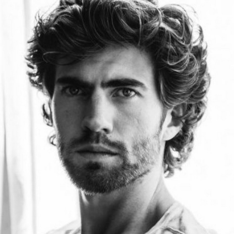 Мужские стрижки на длинные волнистые волосы