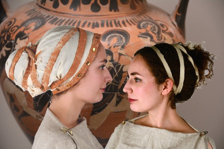 Прическа гетеры древняя Греция