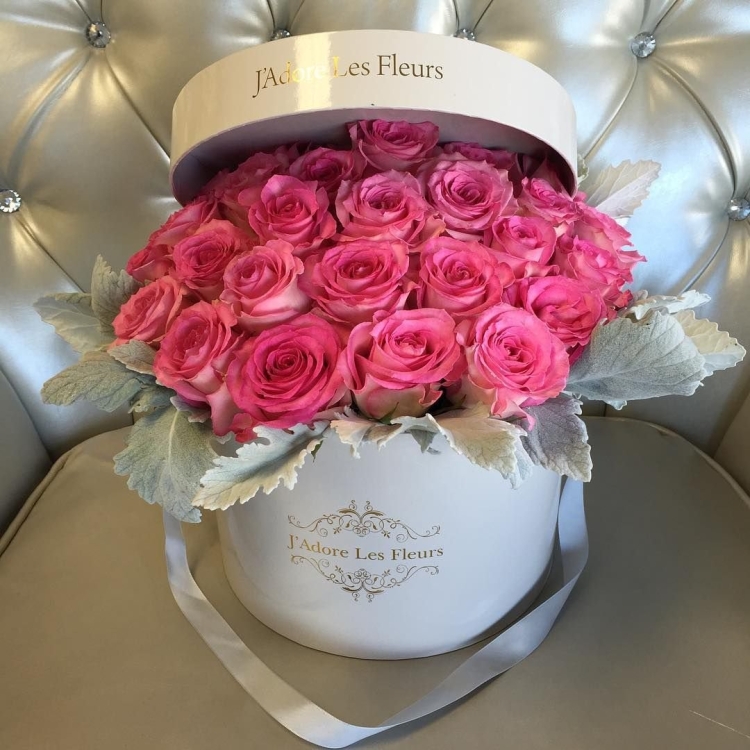 С юбилеем женщине цветы в коробке