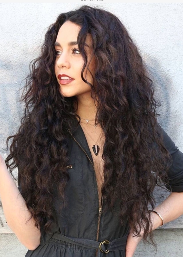 Ванесса Хадженс кудрявая