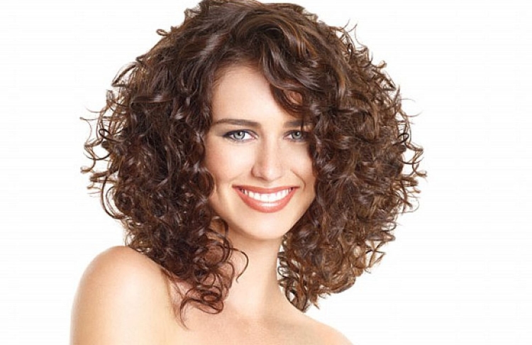 Стрижка Аврора на кудрявые волосы
