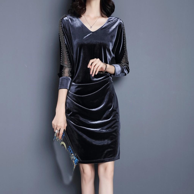 Платье из бархата