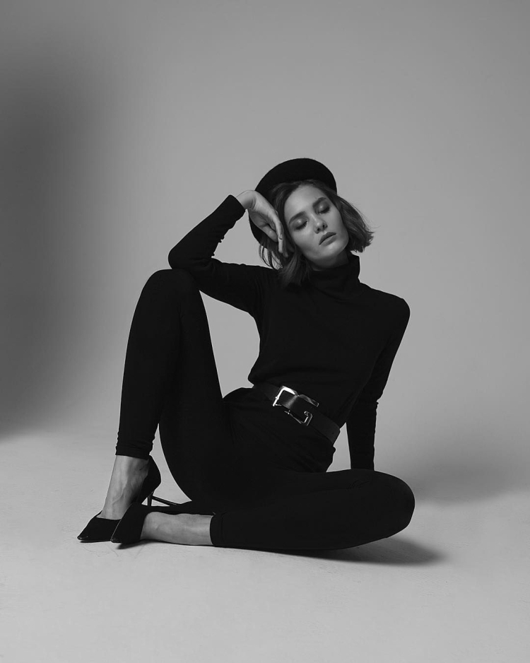 Позирование для фотосессии