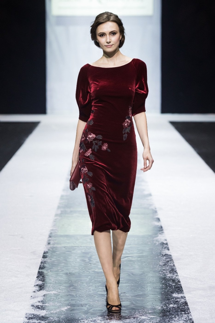 Платье из бархата