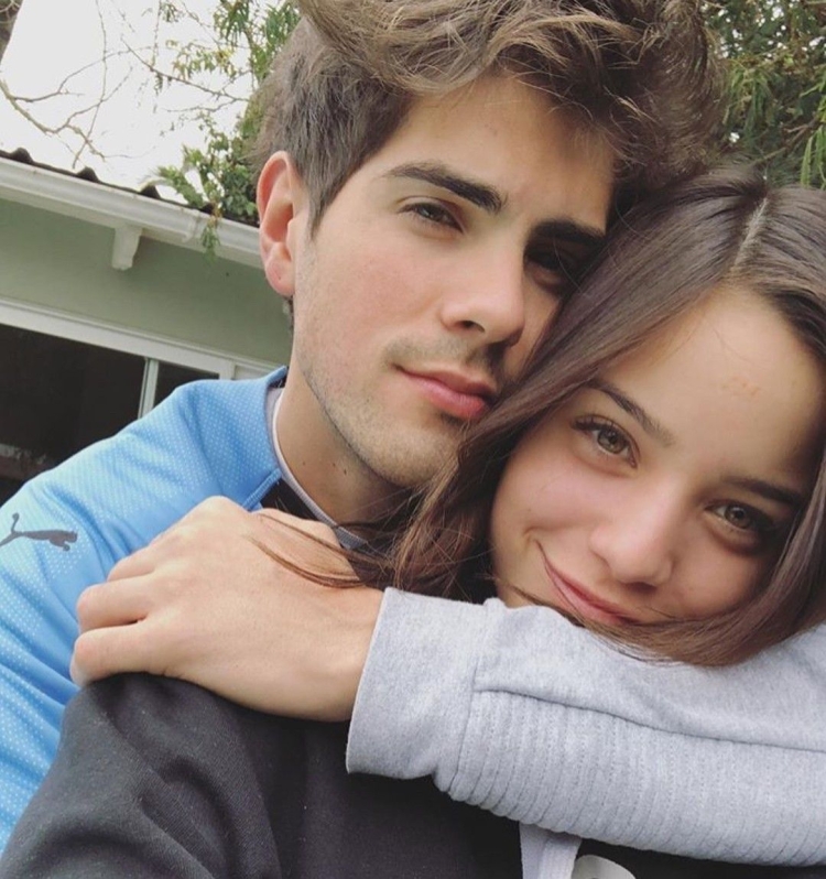 Селфи парочек