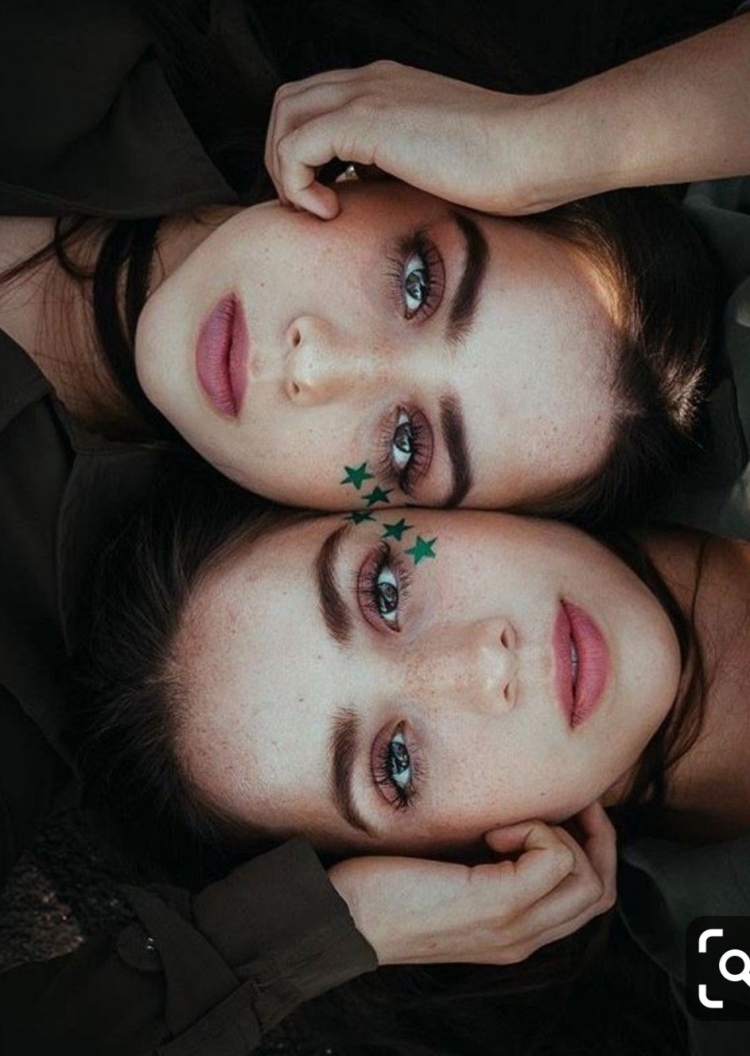 Необычная фотосессия сестер