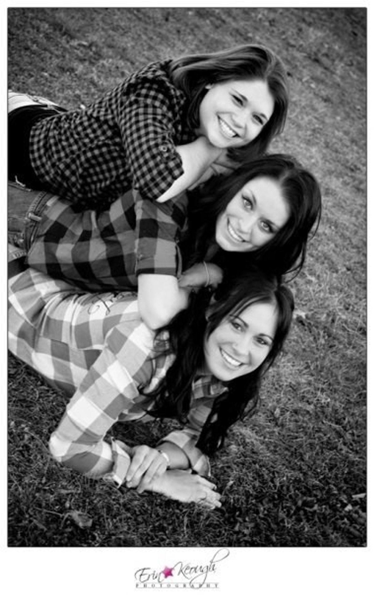 Красивые позы для фотосессии с подругой