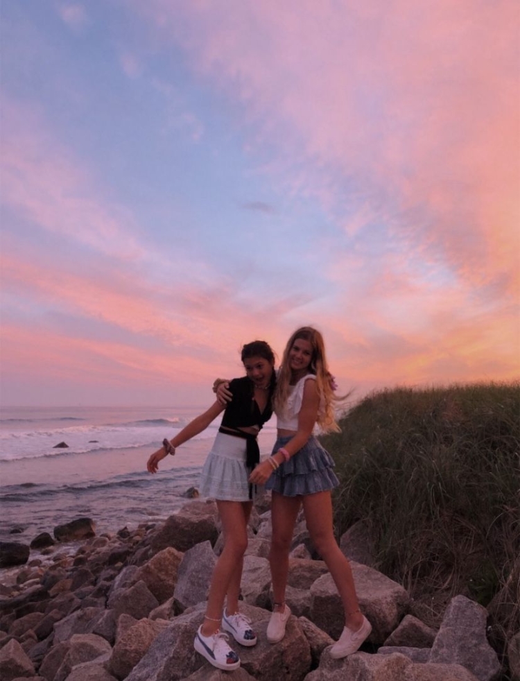 Подруги летом