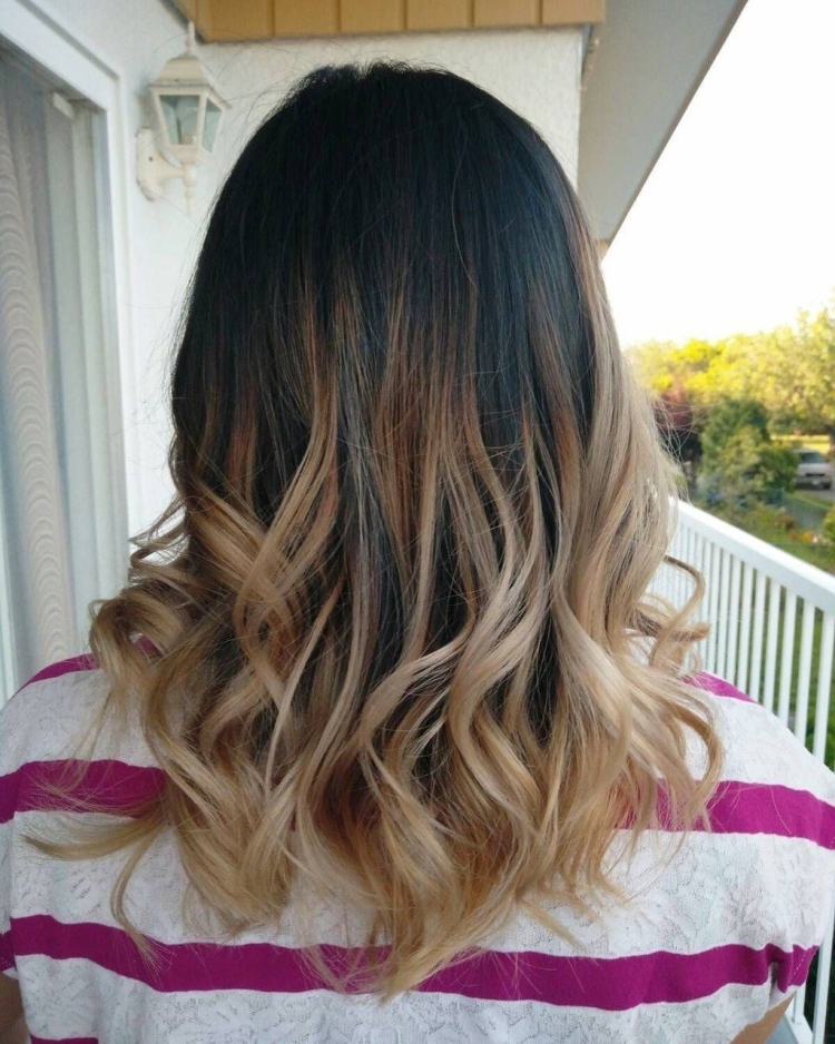 Калифорнийское окрашивание на темные волосы средней длины