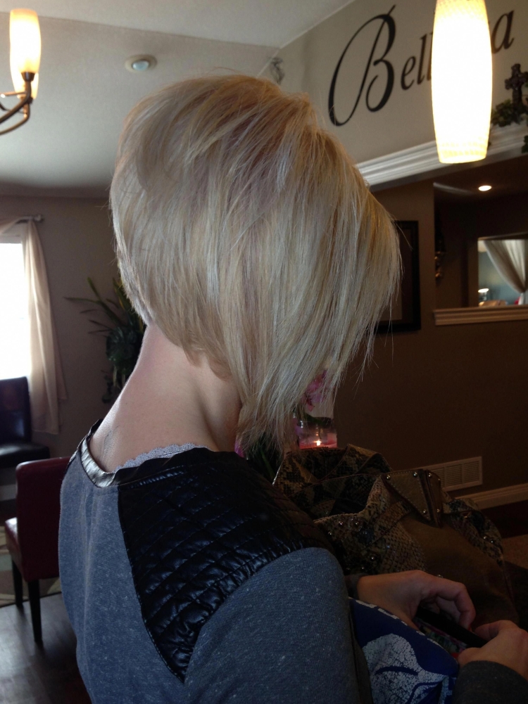 Стрижка Боб с объемной макушкой