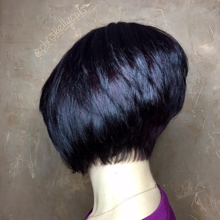 Стрижка Боб с высоким затылком