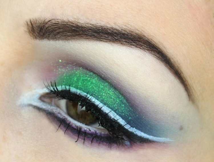 Новогодний макияж для зеленых глаз