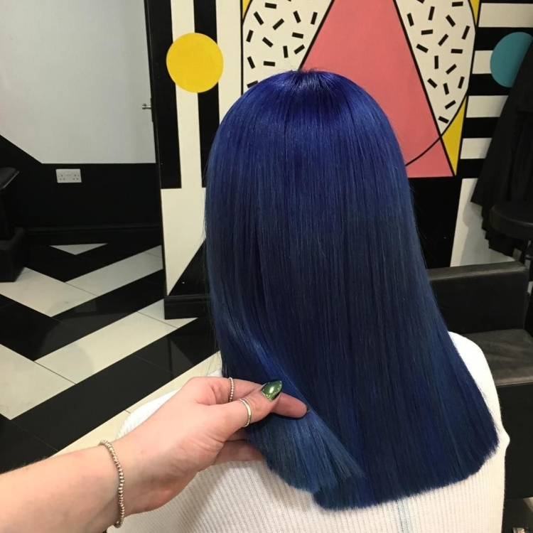 Синие волосы прямые