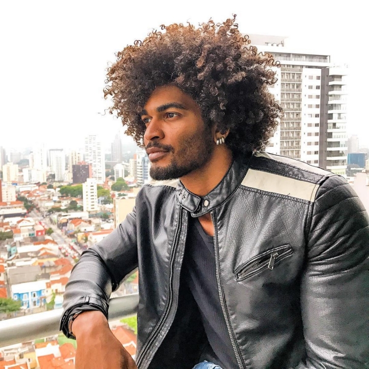 Аарон Гордон прическа афро