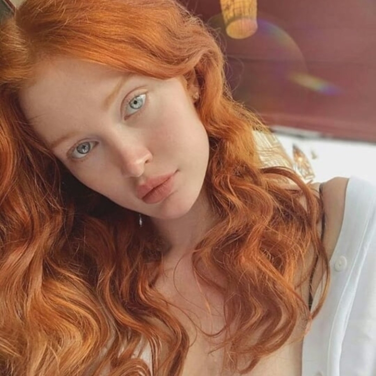 София Уэллс рыжая