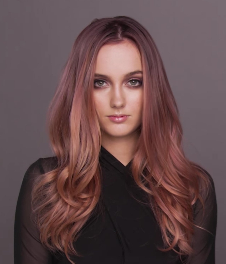 Русые волосы с розовым отливом
