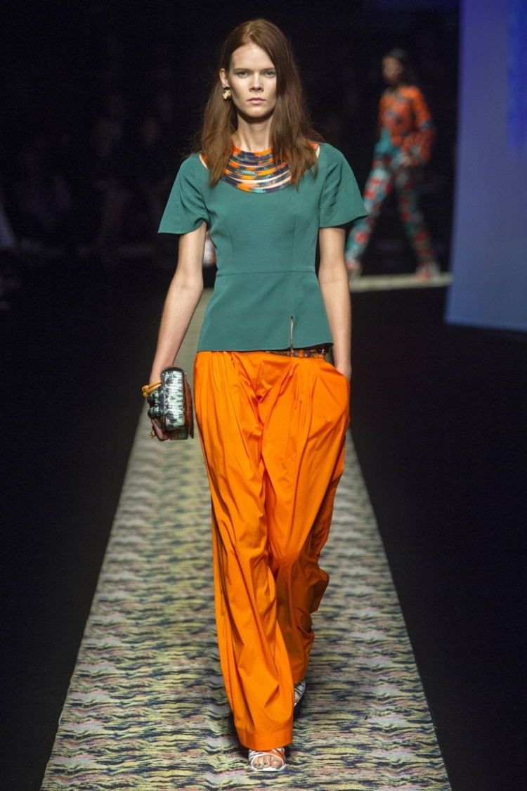 Оранжевый цвет в одежде