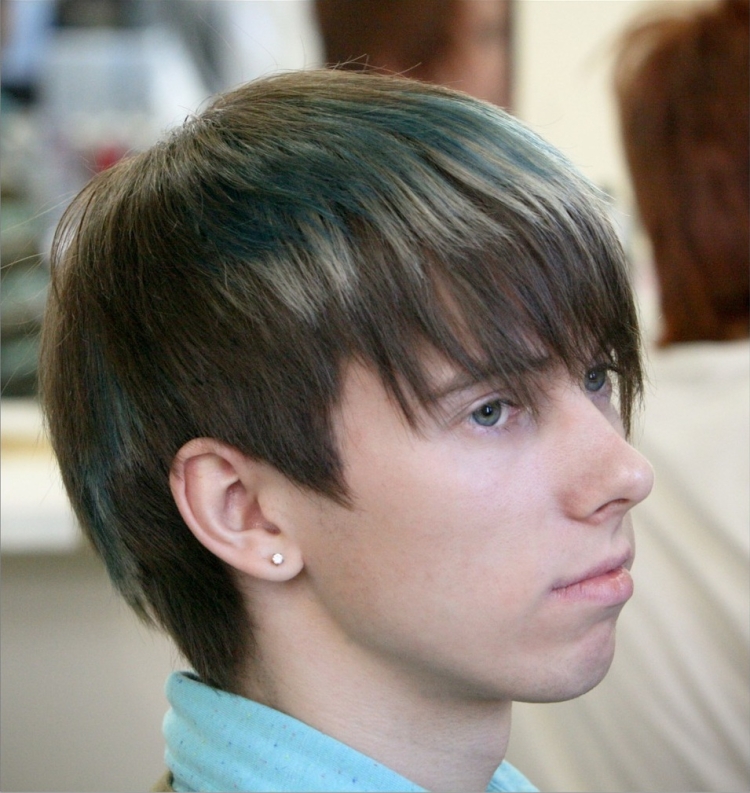 Подростковая стрижка с чеклко