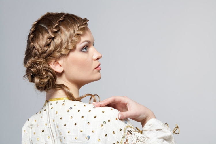 Красивые косы на средние волосы