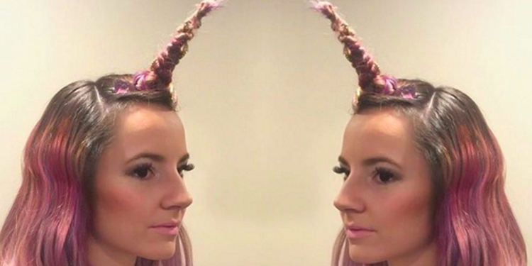 Рожки из канекалона прическа